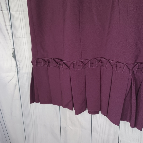 Tahari Arthur Levine 3/4 sleeve Womens 8 Dress Purple Pleated - Picture 13 of 16